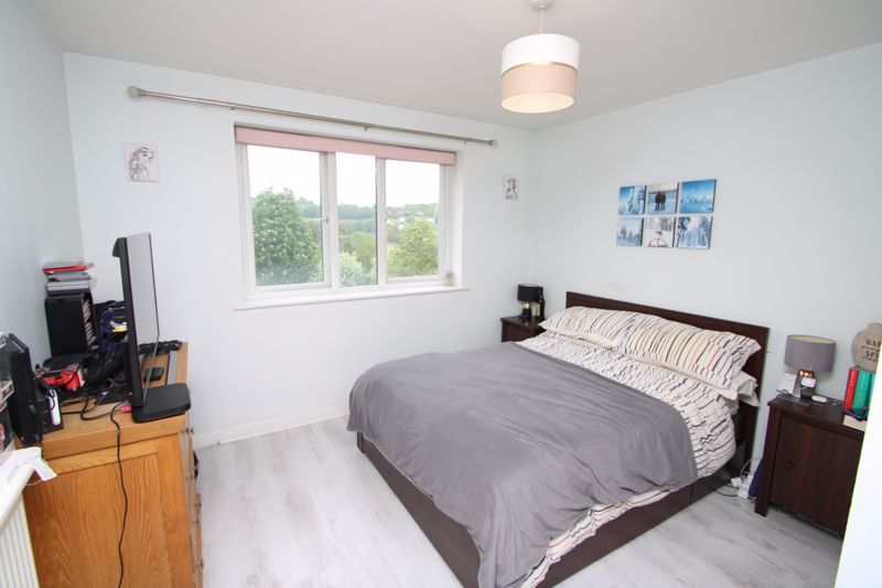 1 bed flat for sale in St. Hughes Avenue, High Wycombe HP13, £179,950