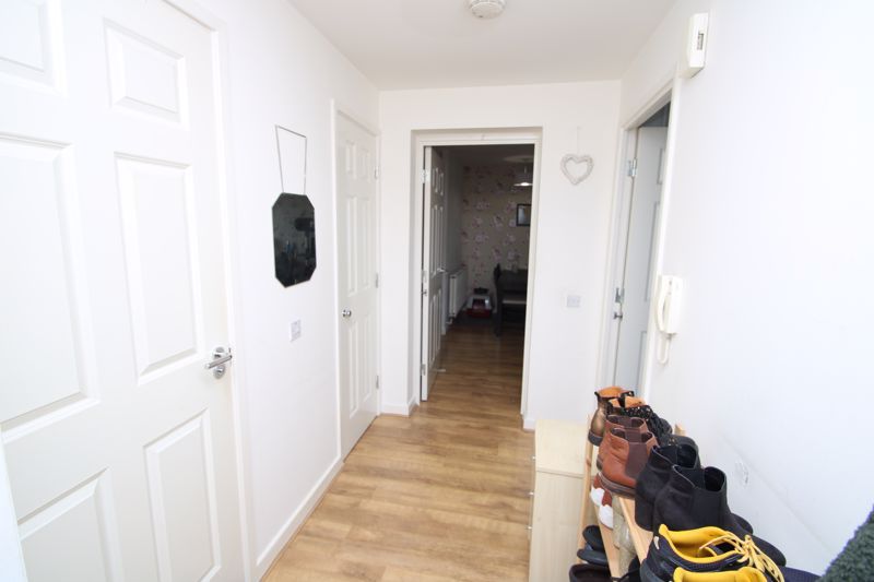1 bed flat for sale in St. Hughes Avenue, High Wycombe HP13, £179,950