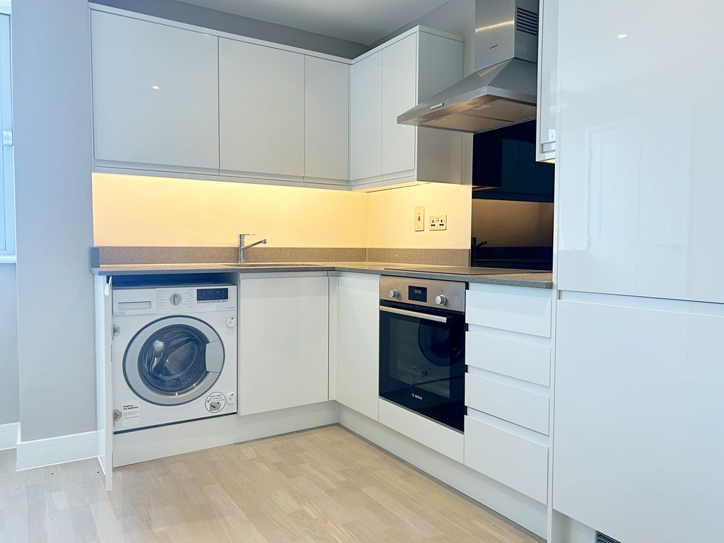 1 bed flat for sale in Chartwell Plaza, Southchurch Road, Southend On Sea SS1, £145,000