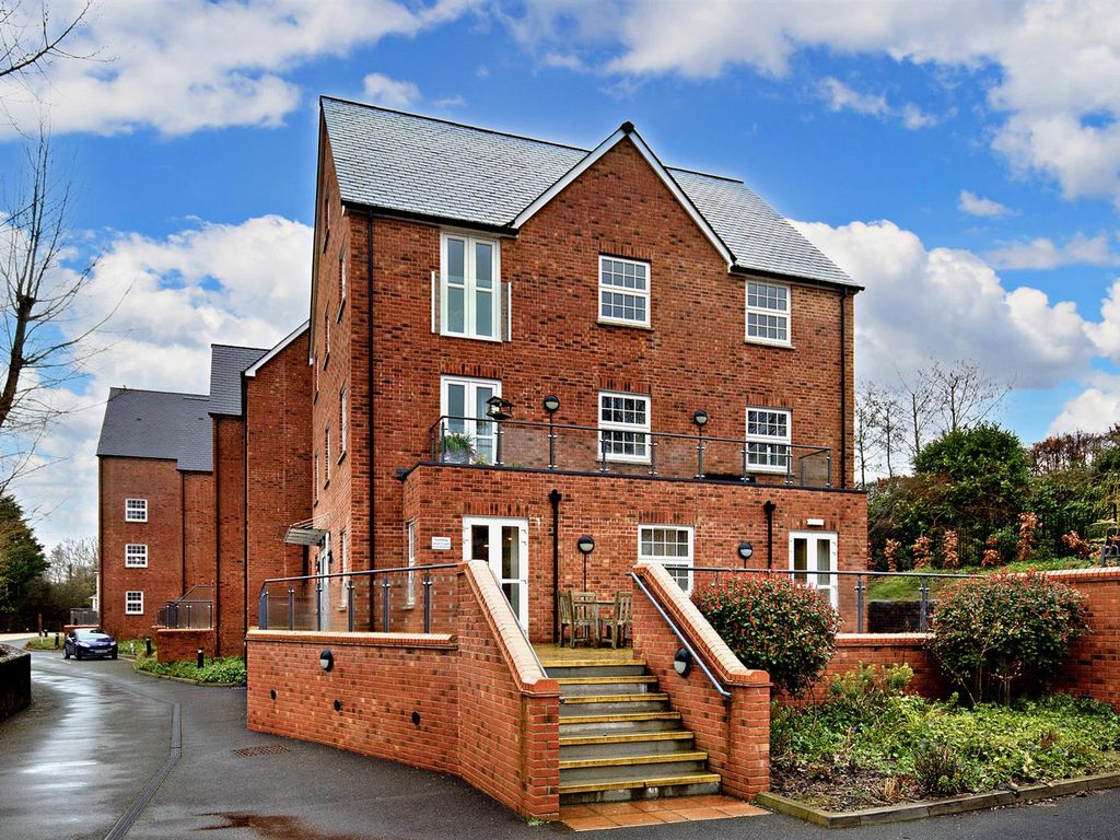 1 bed flat for sale in Tumbling Weir Way, Ottery St. Mary EX11, £168,000