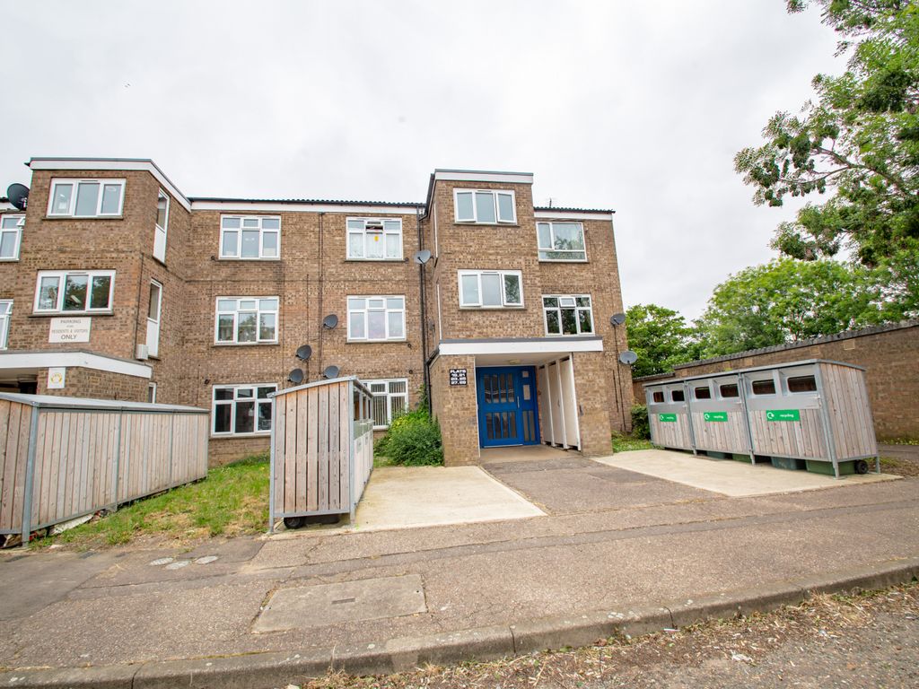2 bed flat for sale in Thistle Drive, Stanground, Peterborough PE2, £100,000
