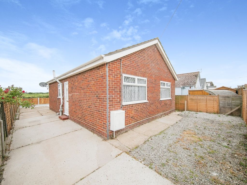 2 bed detached bungalow for sale in Meadow Way, Jaywick, Clacton-On-Sea CO15, £175,000