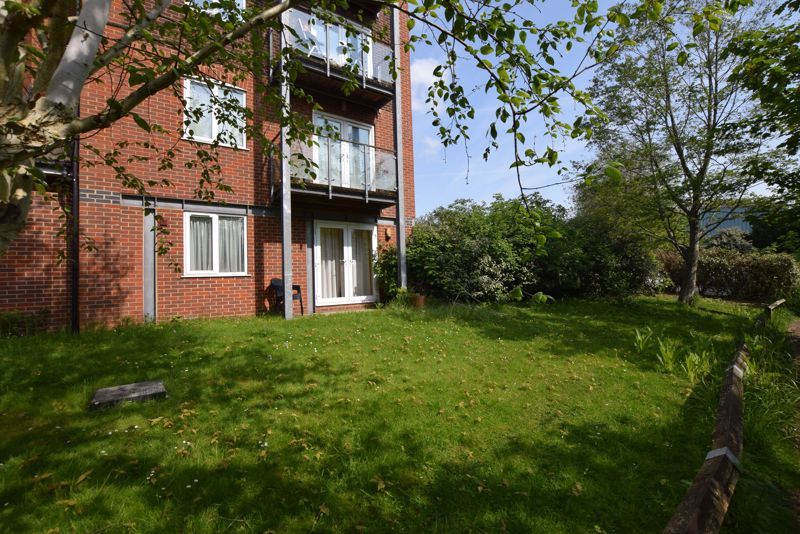 1 bed flat for sale in The Lamports, Alton GU34, £87,500