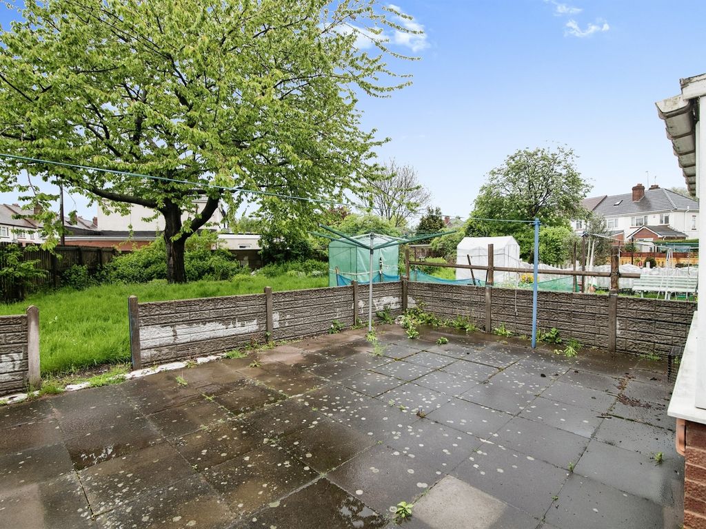 1 bed terraced bungalow for sale in Glover Street, West Bromwich B70, £145,000