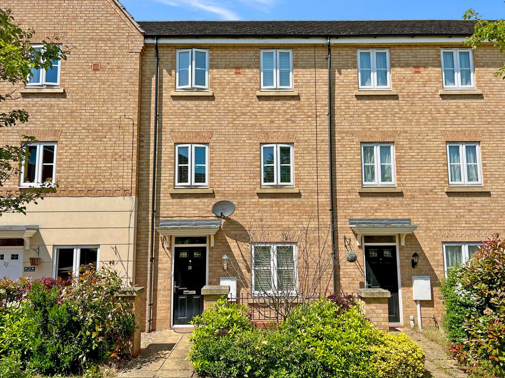 4 bed town house for sale in Tissington Road, Grantham NG31, £225,000