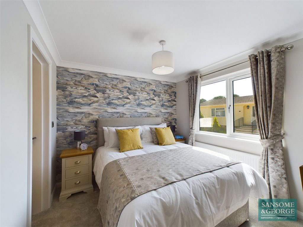 2 bed detached house for sale in Third Avenue, Ravenswing Park, Aldermaston, Reading RG7, £270,000
