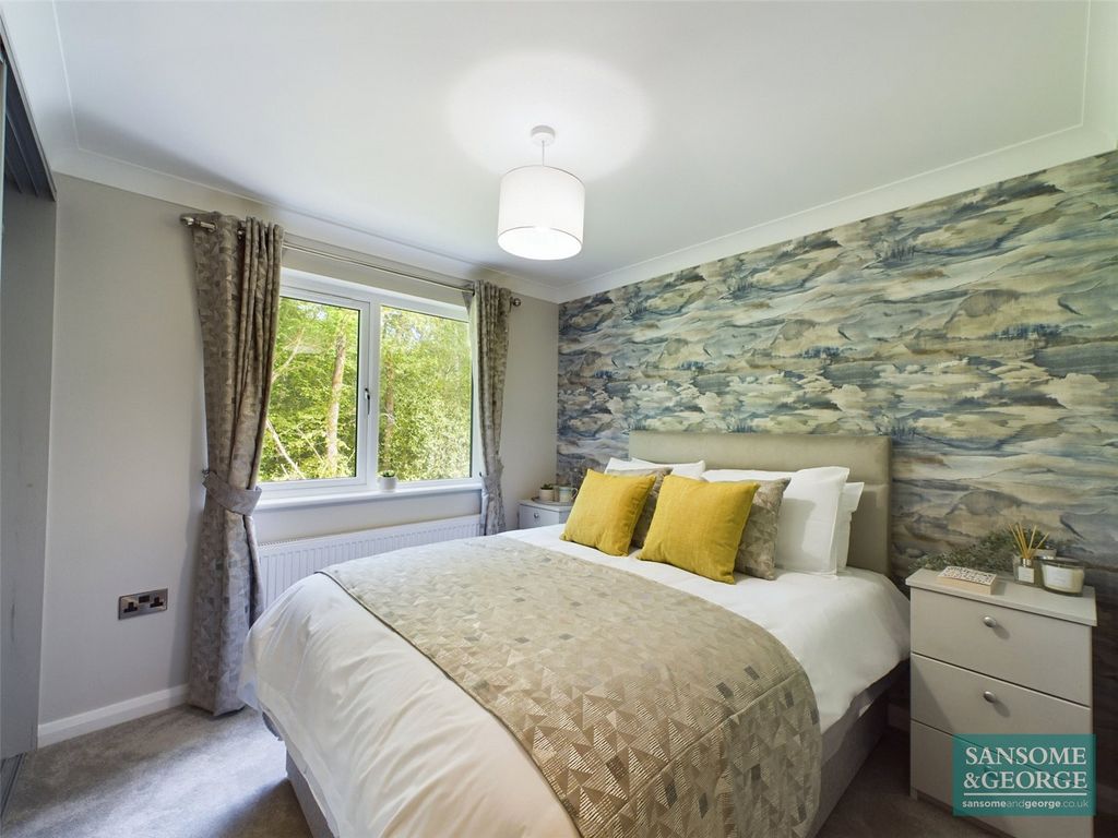 2 bed detached house for sale in Third Avenue, Ravenswing Park, Aldermaston, Reading RG7, £270,000
