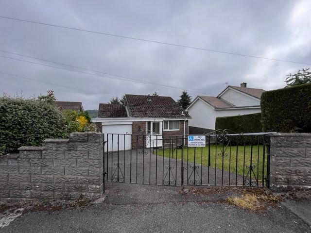 2 bed detached house for sale in Cefn Parc, Tredegar NP22, £199,000