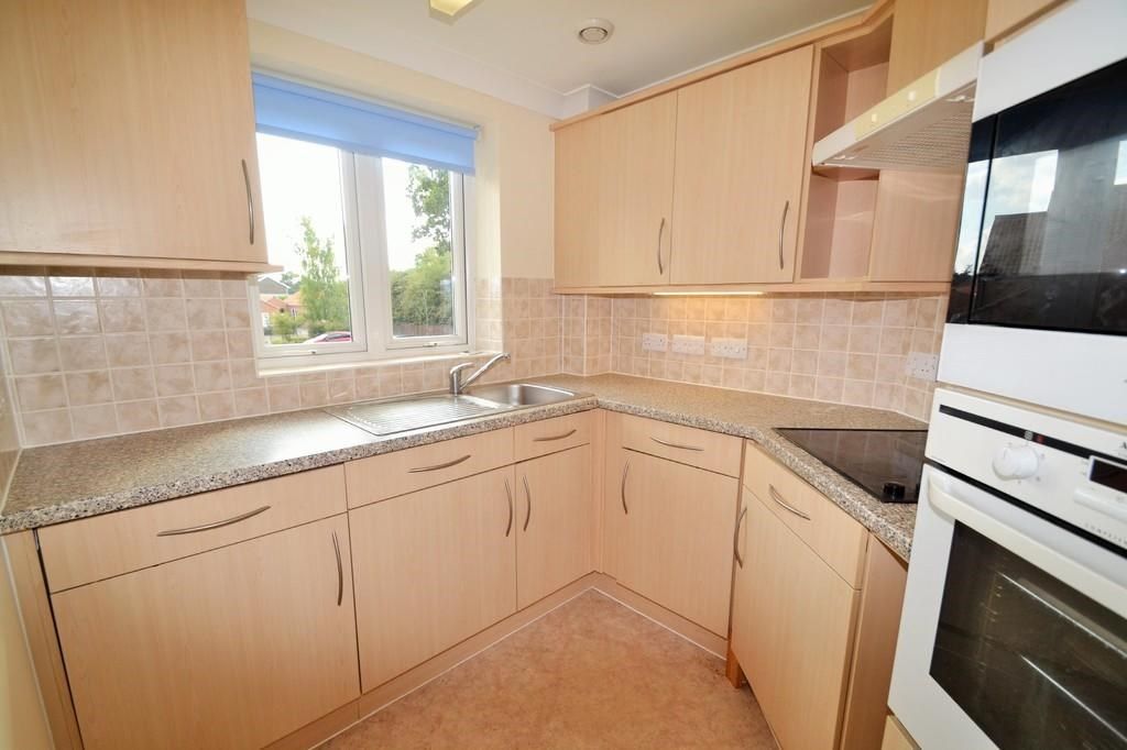 1 bed property for sale in Grove Lane, Holt NR25, £95,000