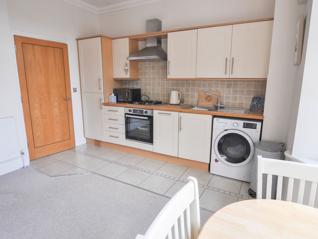 2 bed flat for sale in Gravel Hill, Wimborne BH21, £235,000
