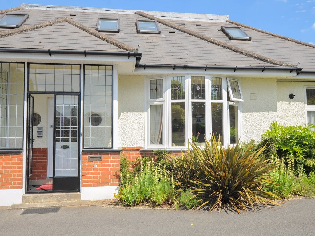 2 bed flat for sale in Gravel Hill, Wimborne BH21, £235,000