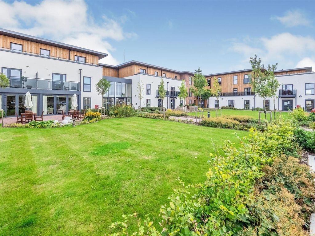 1 bed flat for sale in Harvard Place, Stratford-Upon-Avon CV37, £170,000
