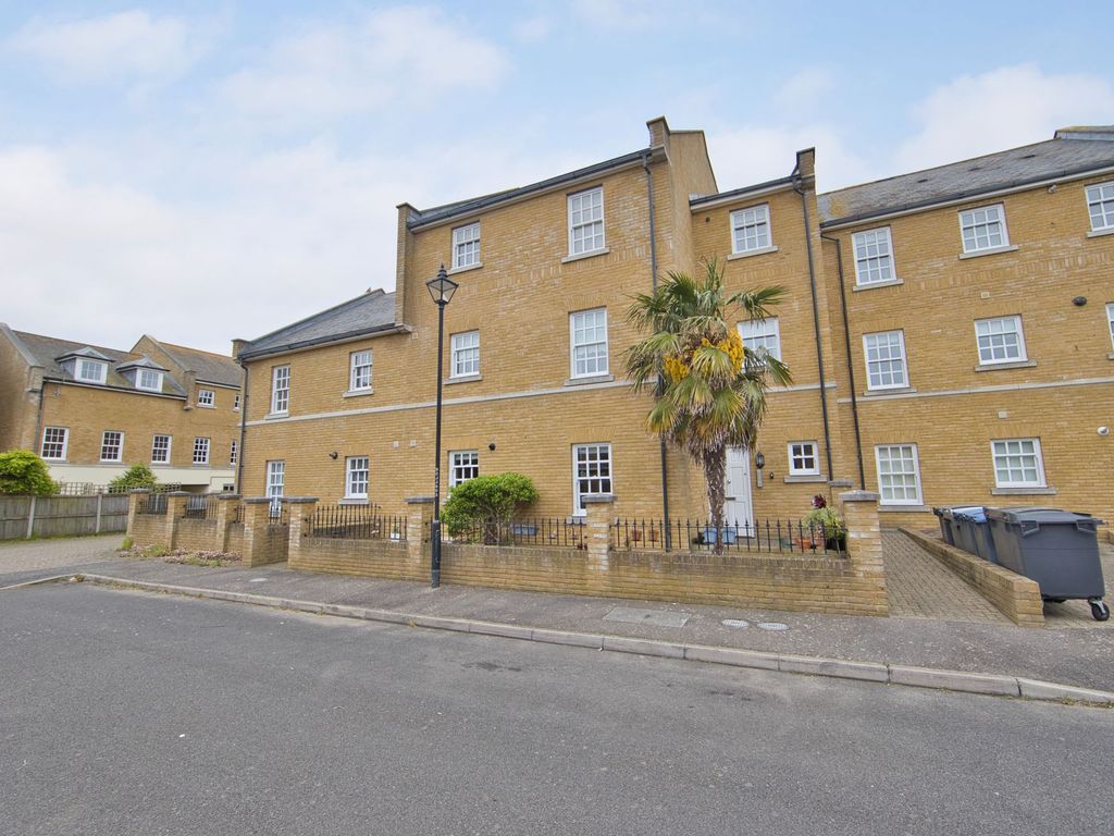 2 bed flat for sale in Coventry Gardens, Coventry Court Coventry Gardens CT14, £240,000