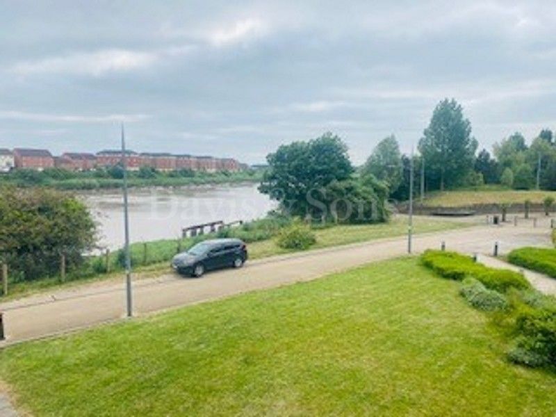 1 bed flat for sale in Llanarth Court, Usk Way, Newport. NP20, £95,000