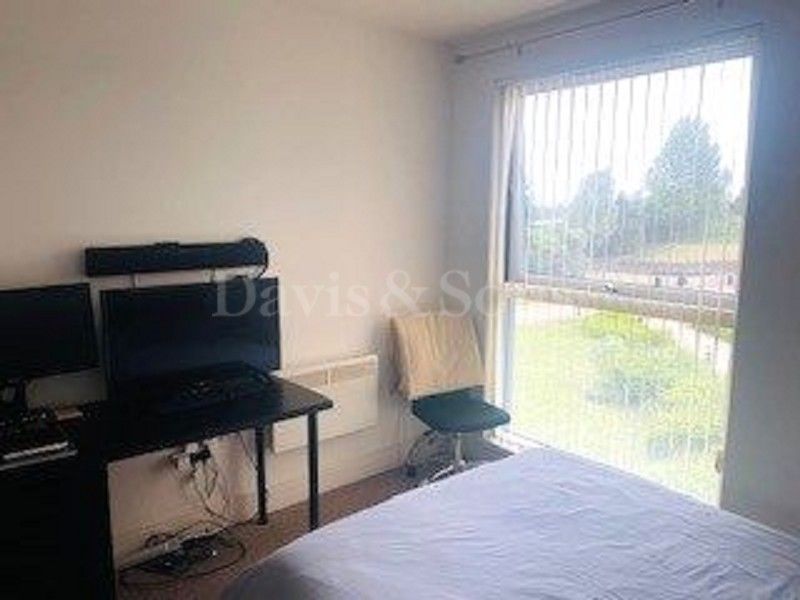 1 bed flat for sale in Llanarth Court, Usk Way, Newport. NP20, £95,000