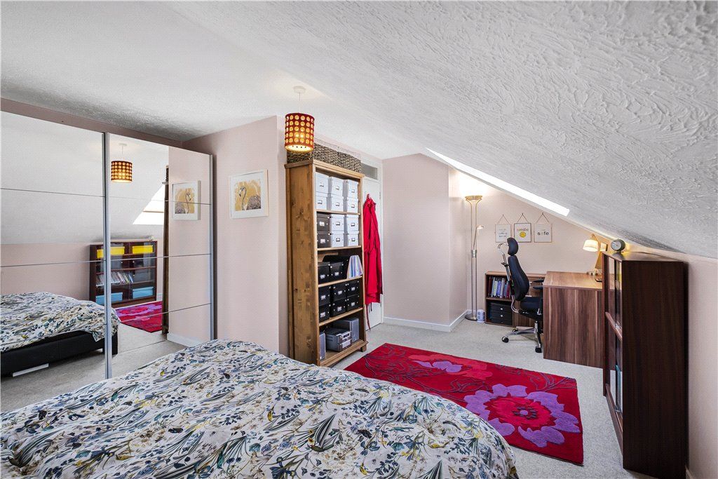 1 bed flat for sale in Derwent Road, London SE20, £260,000