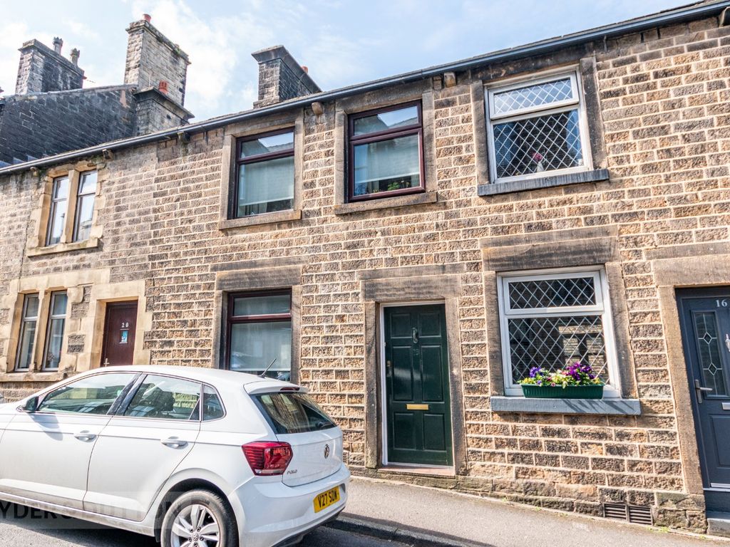 3 bed terraced house for sale in Court Street, Uppermill, Saddleworth OL3, £265,000