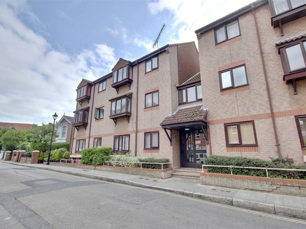 1 bed flat for sale in Florence Road, Southsea PO5, £150,000