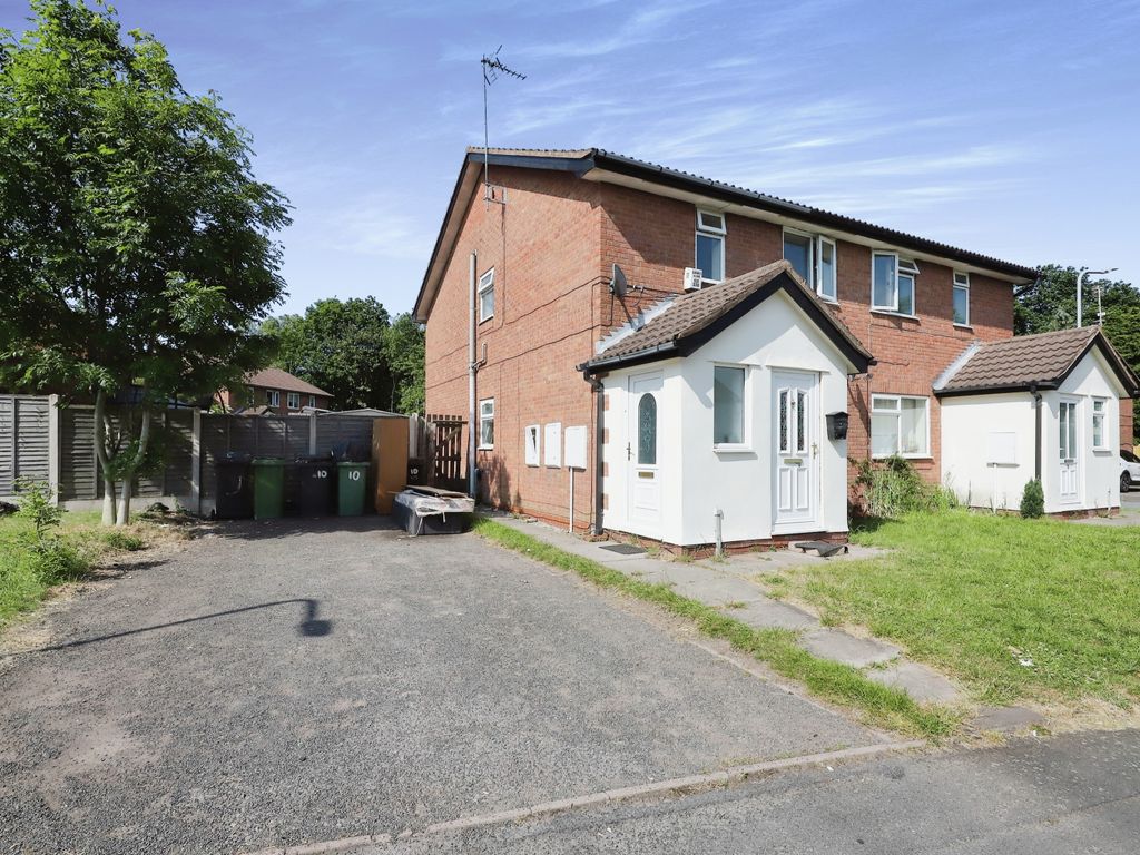 2 bed flat for sale in Banstead Close, Wolverhampton, West Midlands WV2, £70,000