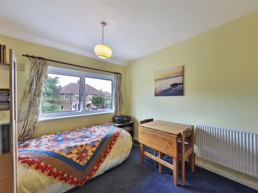 3 bed town house for sale in Chapelfields Road, York YO26, £220,000