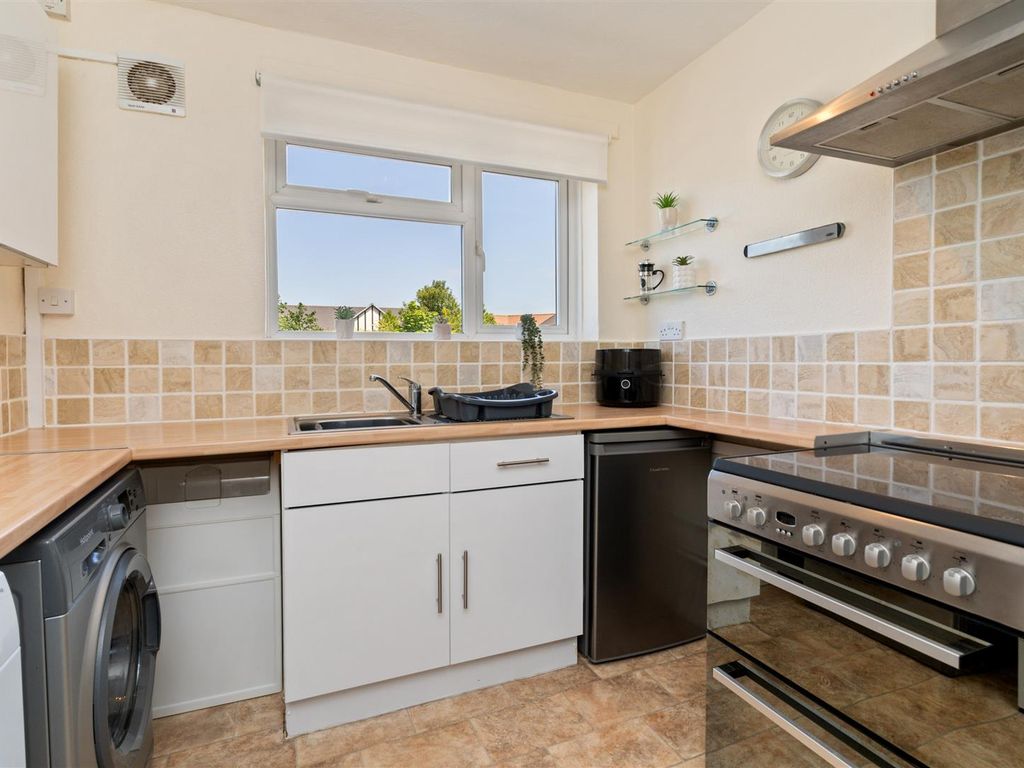 2 bed flat for sale in Packwood Close, Bentley Heath, Solihull B93, £200,000