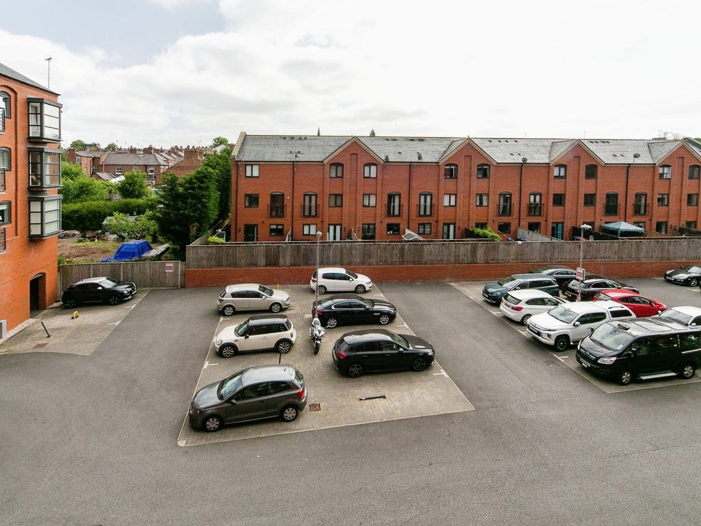 2 bed flat for sale in Handbridge Square, Chester, Cheshire CH1, £200,000