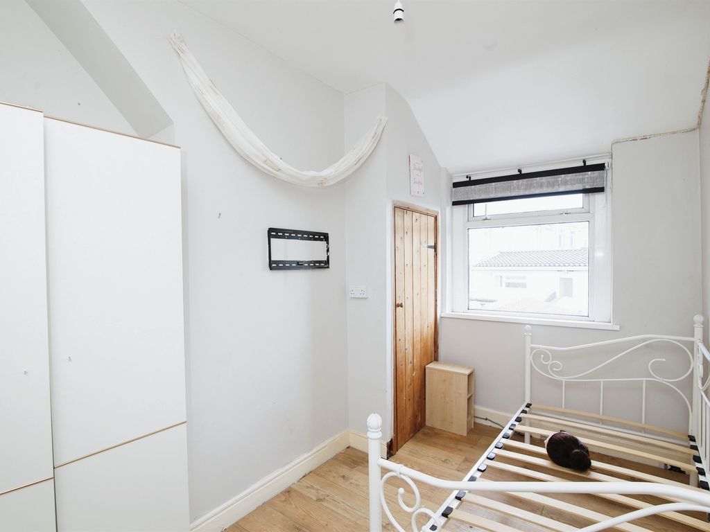 3 bed semi-detached house for sale in Pencoed Avenue, Cefn Fforest, Blackwood NP12, £90,000