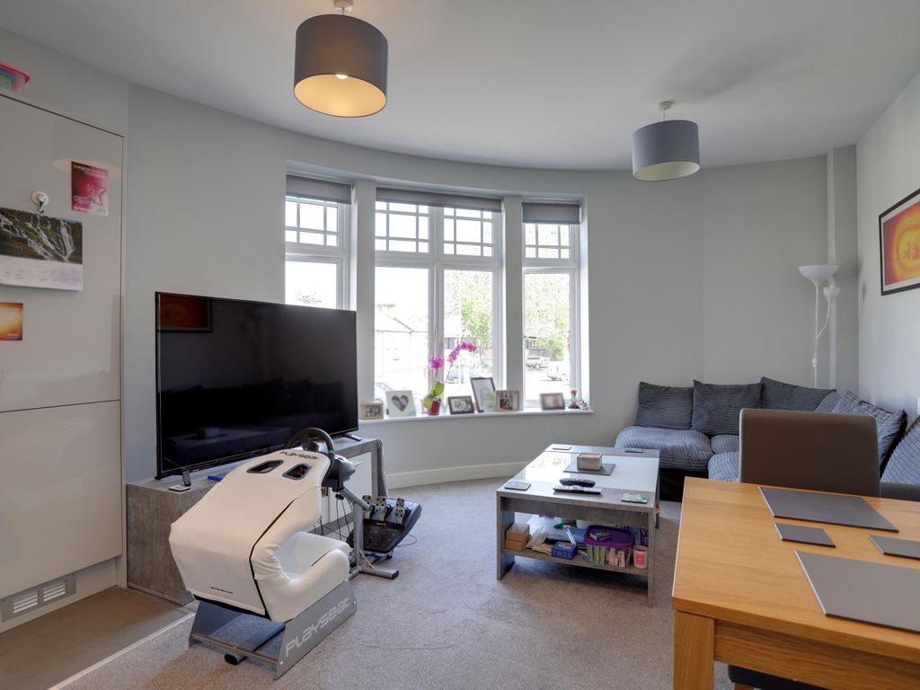 2 bed flat for sale in Queen Street, Newton Abbot TQ12, £180,000