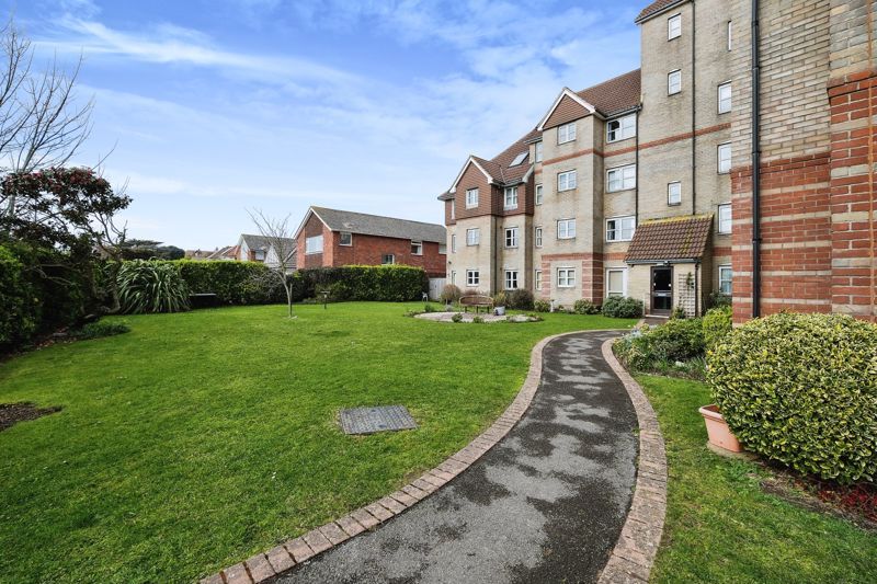 2 bed flat for sale in Halebrose Court, Bournemouth BH6, £135,000
