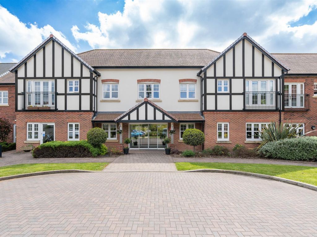 1 bed flat for sale in Ravenshaw Court, Four Ashes Road, Bentley Heath, Solihull B93, £250,000