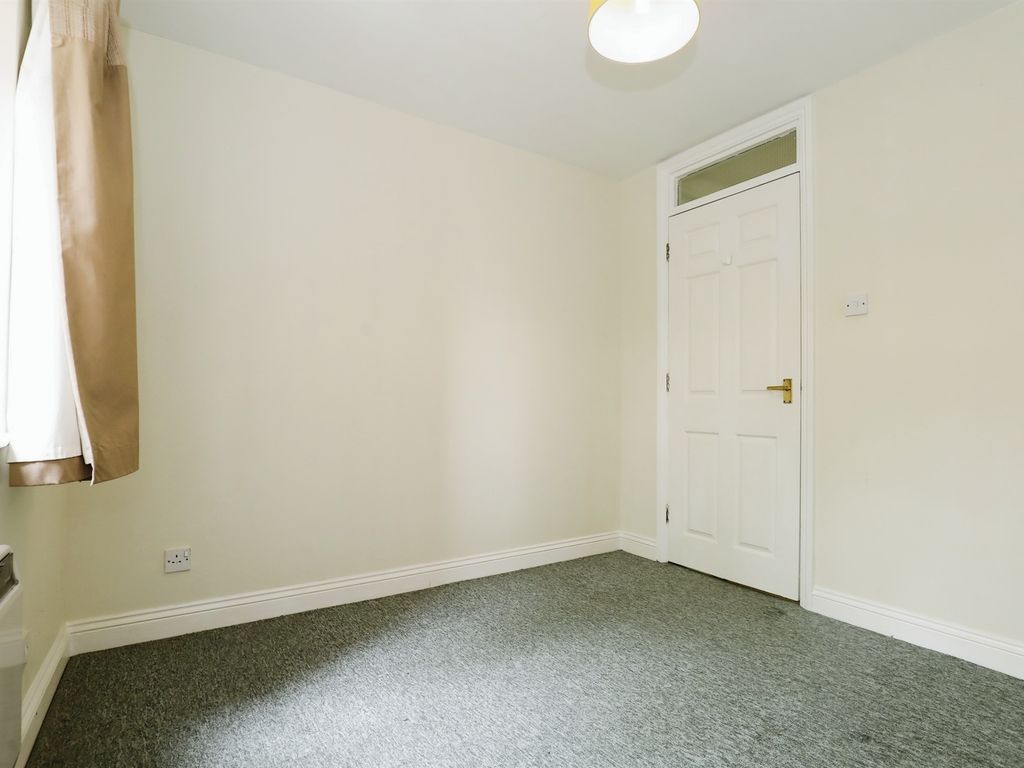 1 bed flat for sale in Grove Road, Stratford-Upon-Avon CV37, £150,000