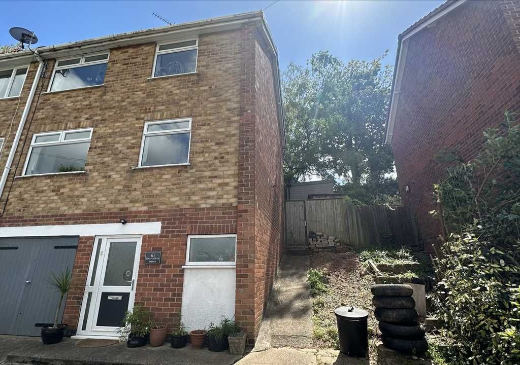 3 bed end terrace house for sale in Chesterfield Avenue, Gedling, Nottingham NG4, £185,000