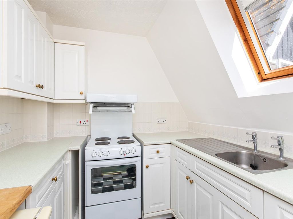 1 bed flat for sale in Cliffe High Street, Lewes BN7, £135,000