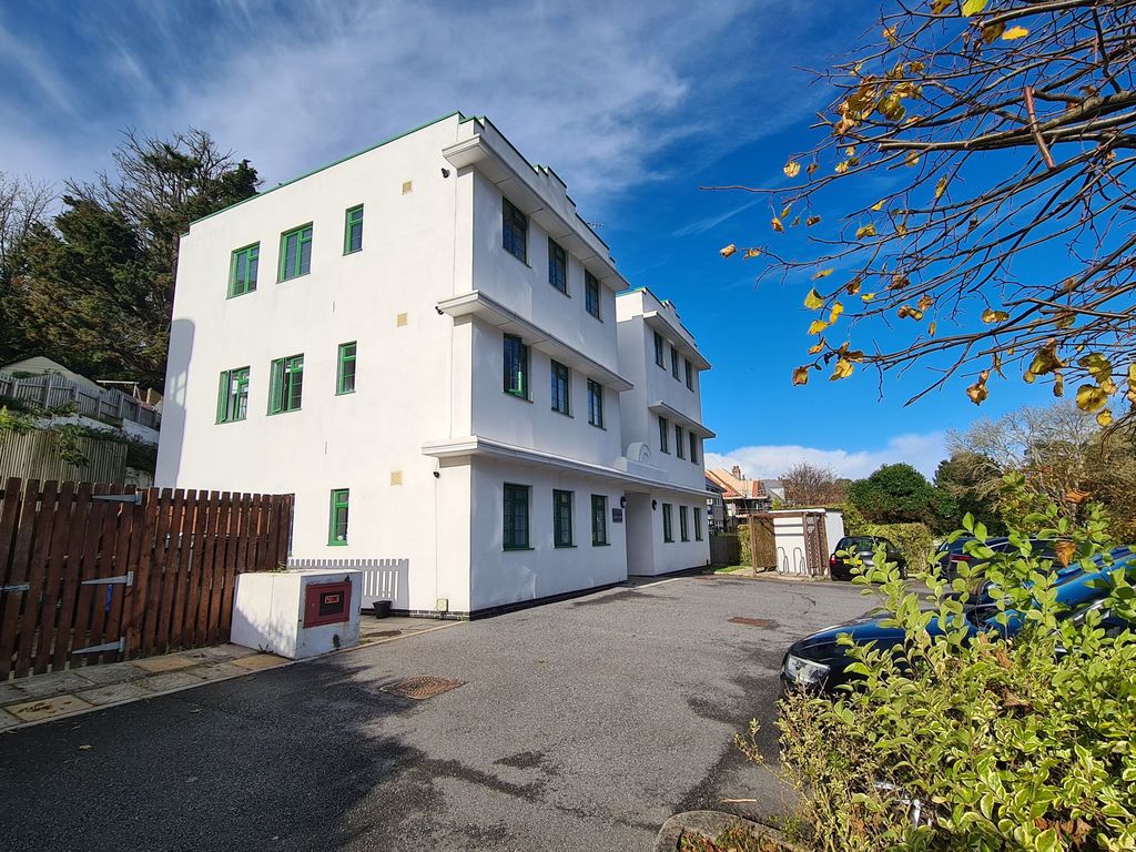 2 bed flat for sale in Babbacombe Road, Torquay TQ1, £165,000