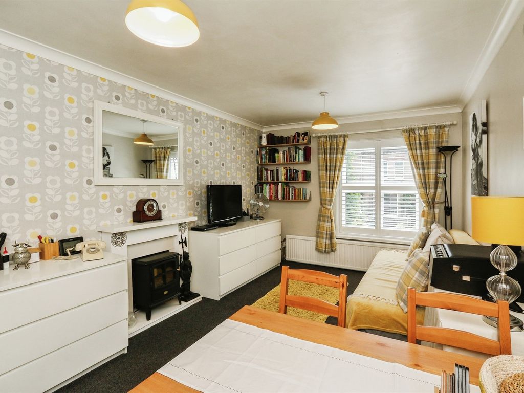 1 bed flat for sale in Great Western Road, Dorchester DT1, £150,000
