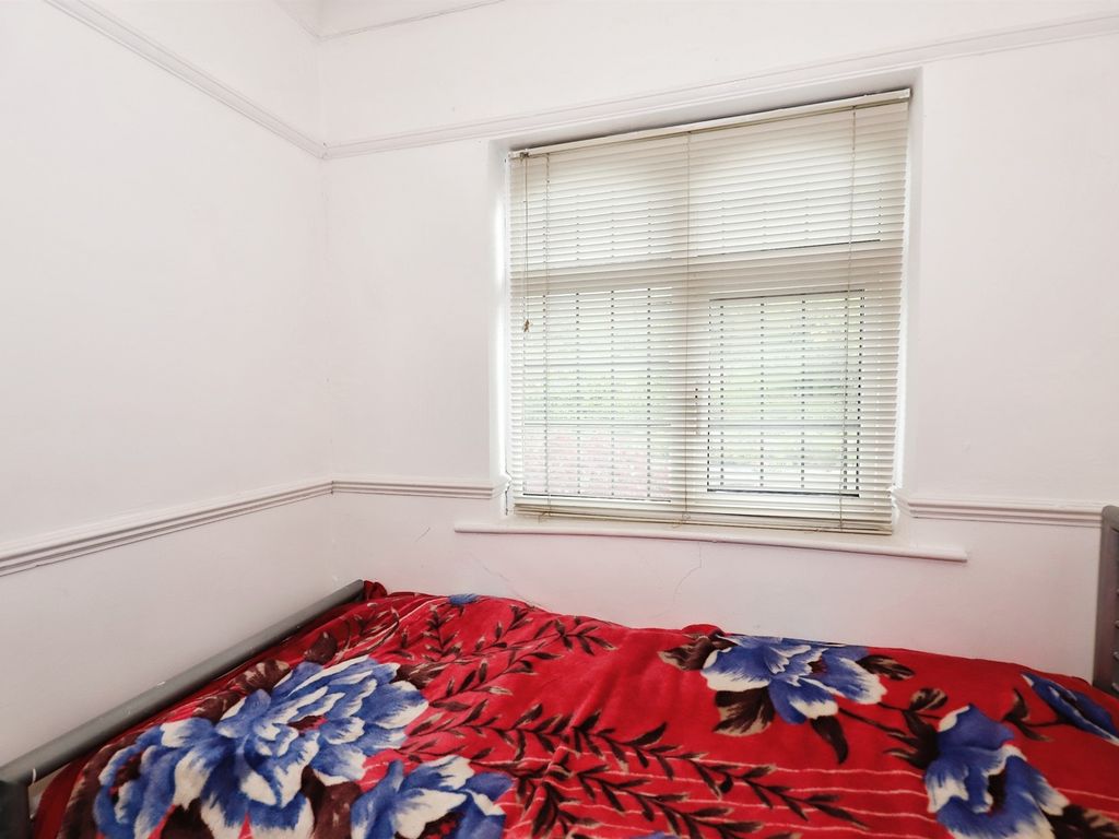 3 bed semi-detached house for sale in Penn Road, Penn, Wolverhampton WV4, £325,000