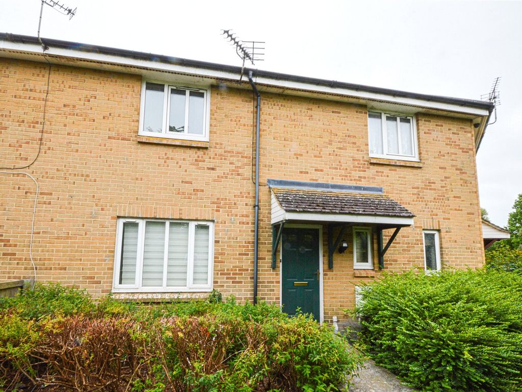 2 bed terraced house for sale in New College Walk, Swindon, Wiltshire SN3, £210,000
