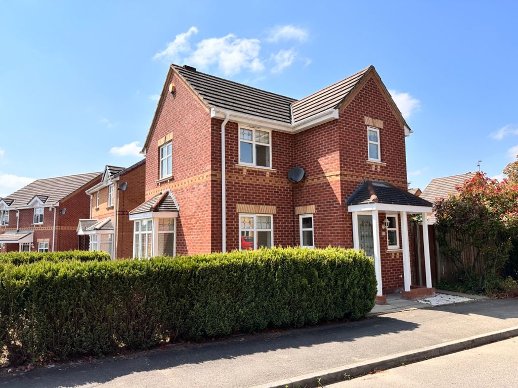 3 bed link-detached house for sale in Penshurst Way, Maple Park, Nuneaton CV11, £255,000