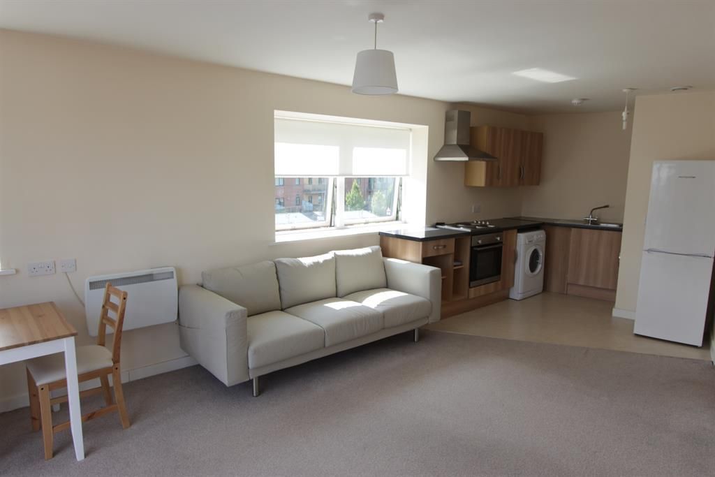 1 bed flat for sale in William Street, Sheffield S10, £100,000