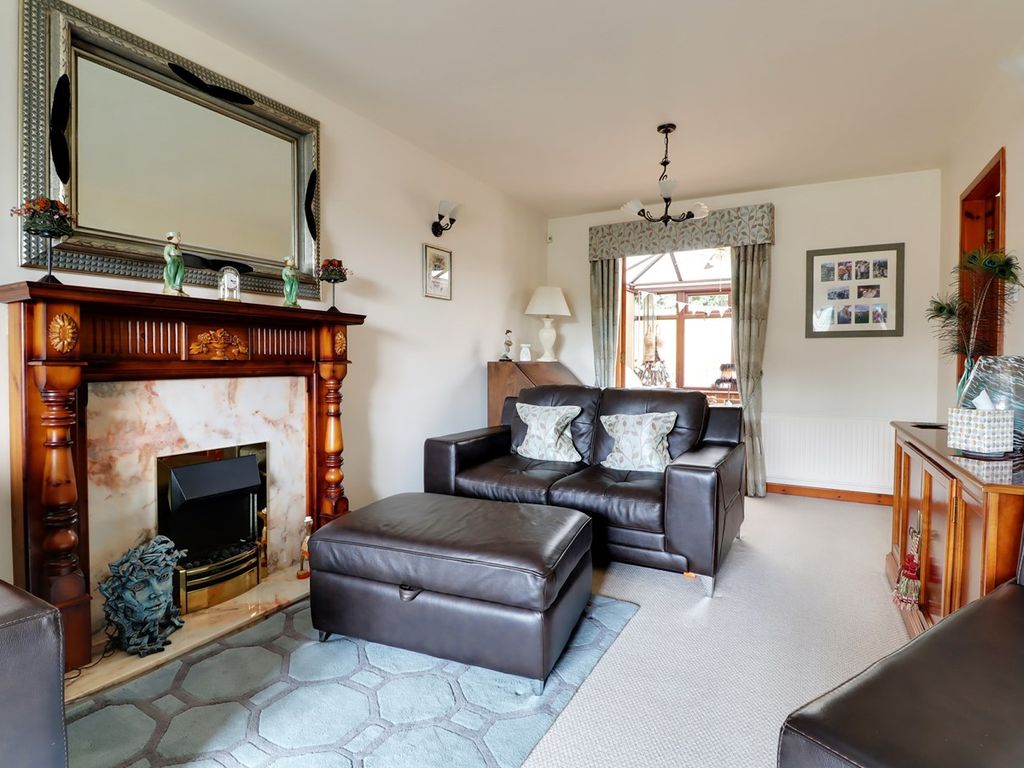 3 bed detached house for sale in Binks Court, Brethergate, Westwoodside DN9, £315,000