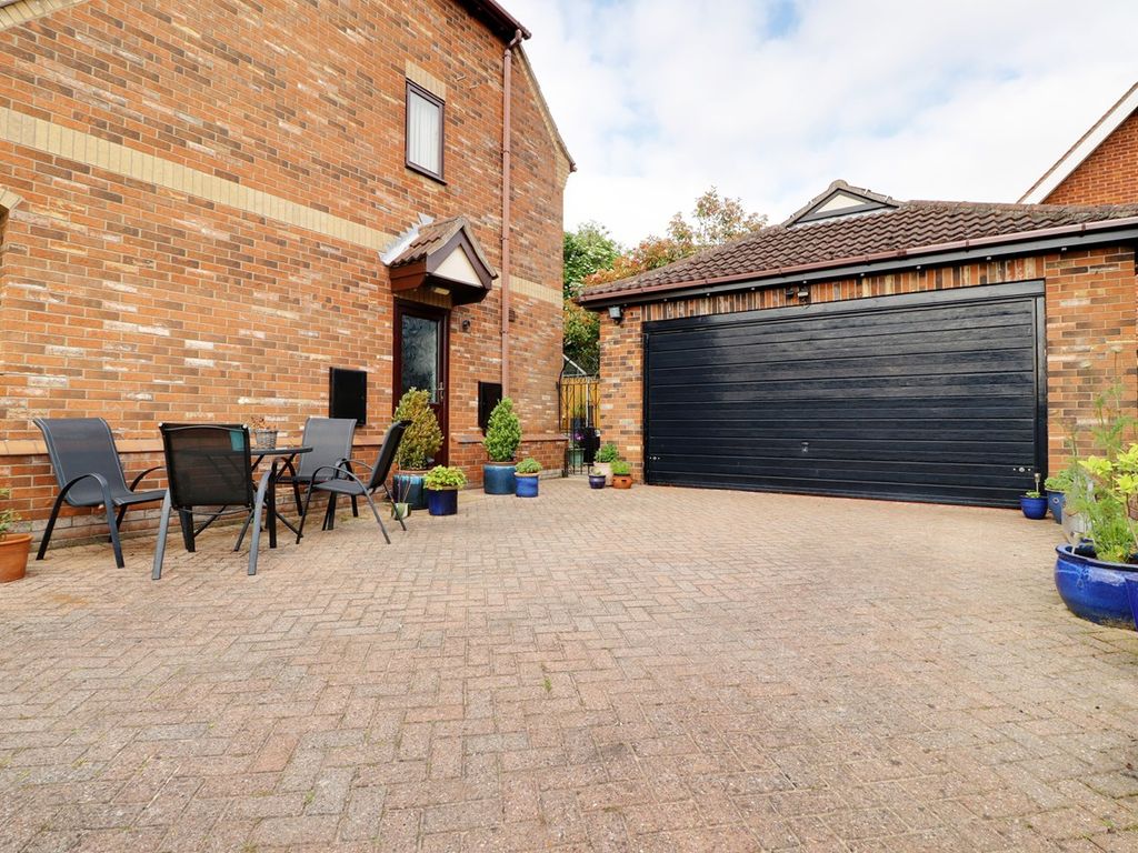 3 bed detached house for sale in Binks Court, Brethergate, Westwoodside DN9, £315,000