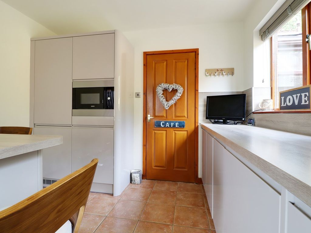 3 bed detached house for sale in Binks Court, Brethergate, Westwoodside DN9, £315,000