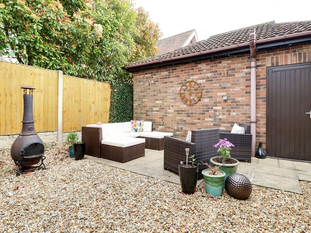 3 bed detached house for sale in Binks Court, Brethergate, Westwoodside DN9, £315,000