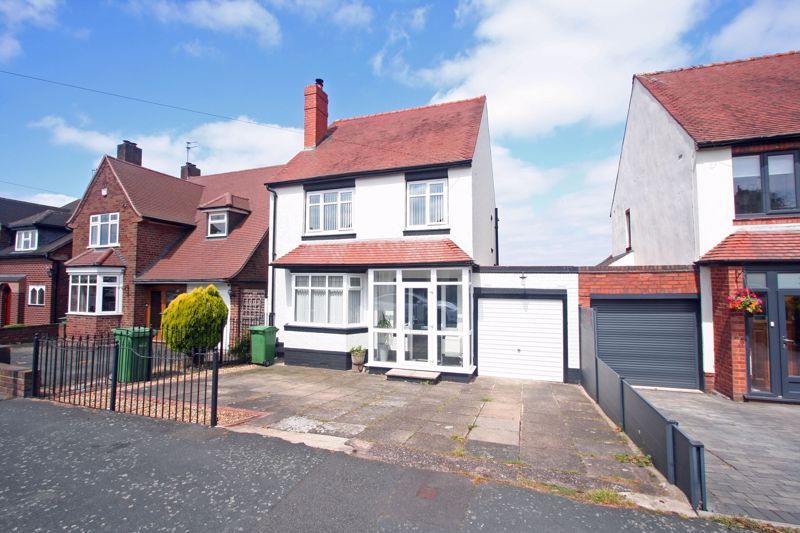 3 bed detached house for sale in Stourbridge, Wollescote, Perrins Lane DY9, £298,000