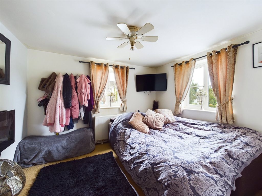 2 bed maisonette for sale in Highwood Drive, Nailsworth, Stroud, Gloucestershire GL6, £150,000