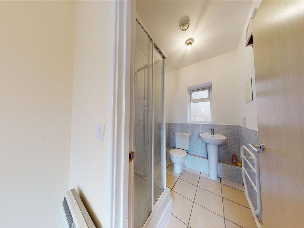2 bed flat for sale in Westgate Street, Cardiff CF10, £169,950