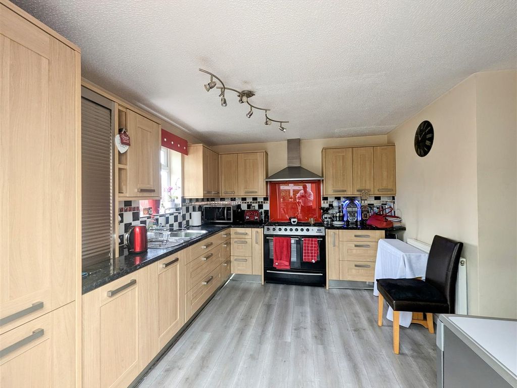 3 bed end terrace house for sale in Jubilee Place, Staunton, Gloucester GL19, £209,950