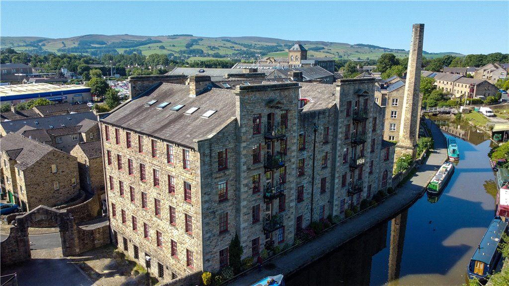 2 bed flat for sale in Belmont Wharf, Skipton, North Yorkshire BD23, £175,000