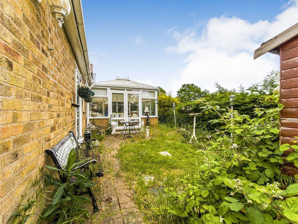 2 bed detached bungalow for sale in Stonely Road, Easton, Cambridgeshire. PE28, £250,000