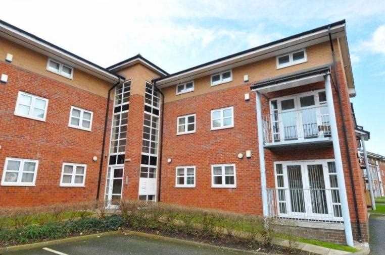 2 bed flat for sale in Rossall Court, Reeds Lane, Moreton CH46, £95,000